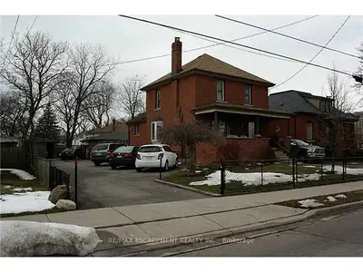 Triplex in Hamilton