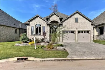 Detached Condo in London North