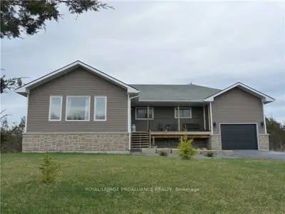 320 Mitchells Crossroads, Prince Edward County, On K0k 2t0