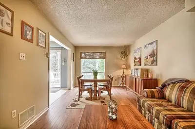 102 LESLIE Avenue, Barrie, ON L4N 9P4