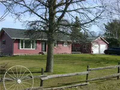 Detached in Parry Sound Remote Area