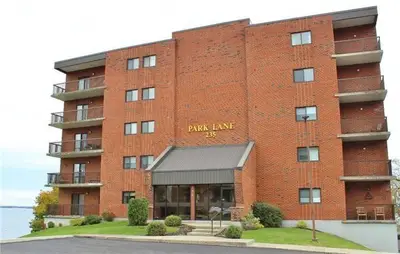 235 South Street 503, Gananoque, On K7g 1a4