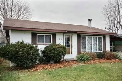 20 Pickerel Road, Out Of Area, On N0e 1m0