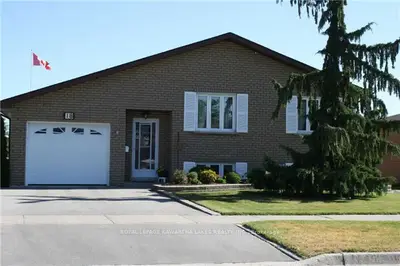 18 Andrew Drive, Kawartha Lakes, On K9v 5w6