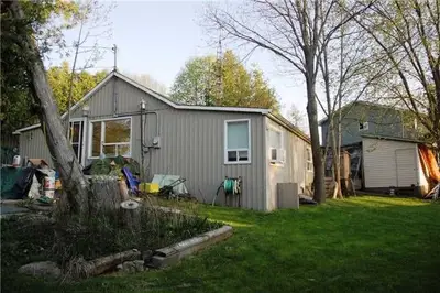3 Mclernon Street N, Kawartha Lakes, On K0m 1l0