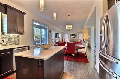 25 Cavendish Drive, Out of Area, ON K8N 0C2