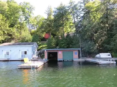 8216 Lake Joseph Road, Muskoka Lakes, On P0c 1h0
