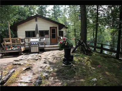 1231 Clear Lake Road, Minden Hills, On K0m 2l1