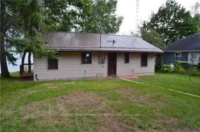30 Lochan Lane, Trent Lakes, On K0m 1a0
