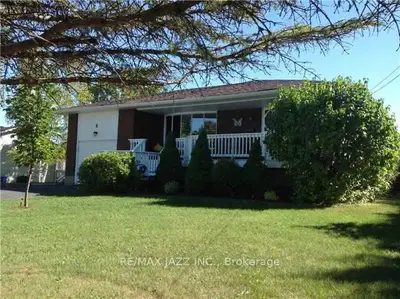 8 Manvers Drive, Kawartha Lakes, On L0g 1k0