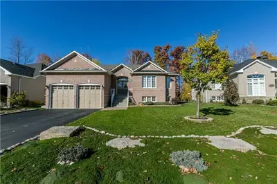 16 TAMARACK Way, Wasaga Beach, ON L9Z 3B4