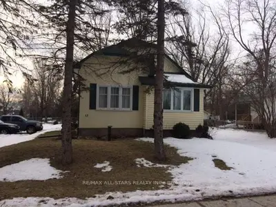 13 Queen Street, Kawartha Lakes, On K0l 2w0