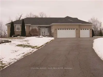 60 Hallett Crescent, Kawartha Lakes, On K0m 2c0