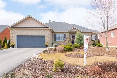 126 Southcrest Drive, Kawartha Lakes, On L0c 1g0