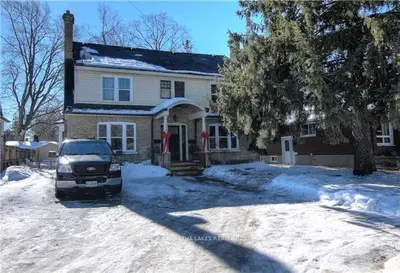 93-95 Colborne Street W, Kawartha Lakes, On K9v 3t4