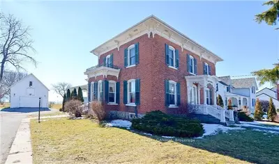 373 Main Street, Prince Edward County, On K0k 3l0