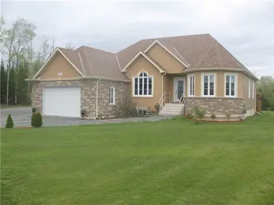 165 Mcbride Street, Out of Area, ON P4R 1N1