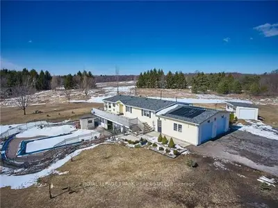 895 Sandy Hook Road, Kawartha Lakes, On L0a 1k0