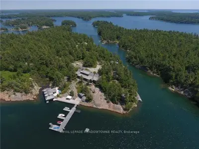 Pt 1 Pavis Island, The Archipelago, On P0g 1k0