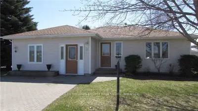1 Empire Boulevard, Prince Edward County, On K0k 3l0