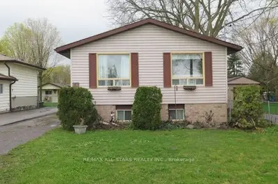 53 1/2 Colborne Street E, Kawartha Lakes, On K9v 1k6