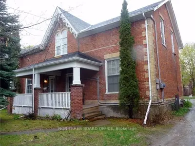 211 London Street, Peterborough, On K9h 2y8