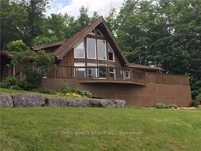 652 County Road 35, Prince Edward County, On K0k 2t0