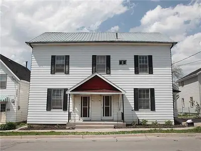 52-54 King Street, Kawartha Lakes, On K9v 1c7