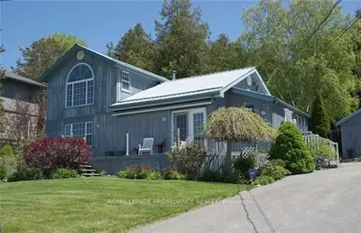 12371 Loyalist Parkway, Prince Edward County, On K0k 2t0