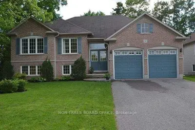 11 Emily Street, Kawartha Lakes, On K0l 2w0