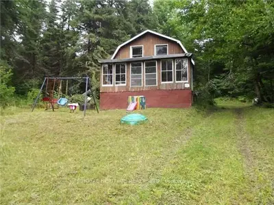 1079 North Mckenzie Lake Road, South Algonquin, On K0l 1c0