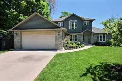 7 Shoreacres Court, Out of Area, ON N0A 1N7
