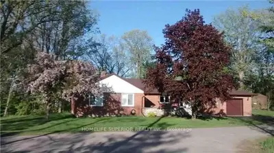 Detached in Marmora and Lake