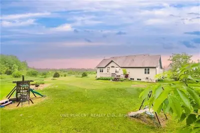 1755b Salem Road, Prince Edward County, On K0k 1t0