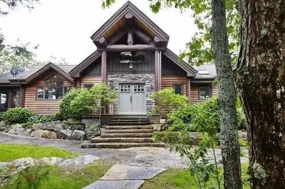 91 Spur 4, Trent Lakes, On K0l 2j0
