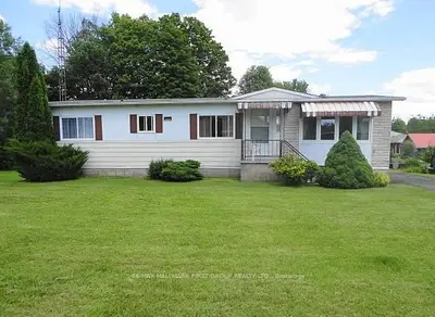 12 Clement Street, Addington Highlands, On K0h 1p0