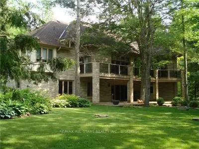 229 Louisa Street W, Kawartha Lakes, On K0m 1n0