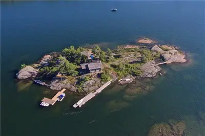 1 A418 Island, The Archipelago, On P0g 1k0