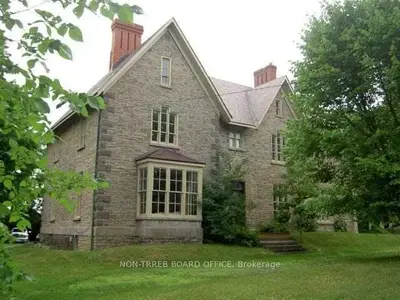 50 Crawford Street, Brockville, On K6v 1s3