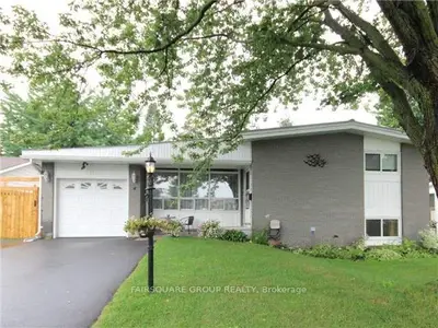 4 Parkmount Crescent, South Of Baseline To Knoxdale, On K2h 5t4