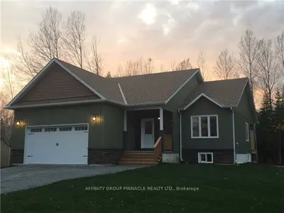 102 Pinewood Boulevard, Kawartha Lakes, On K0m 2t0