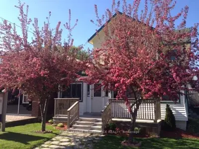 286 Main Street, Prince Edward County, On K0k 3l0
