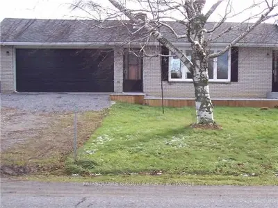 3269 County Road 1, Prince Edward County, On K0k 1g0