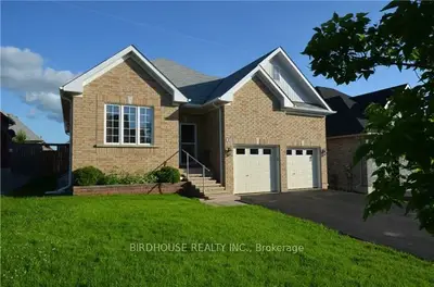 21 Ellis Crescent, Kawartha Lakes, On K9v 0a4