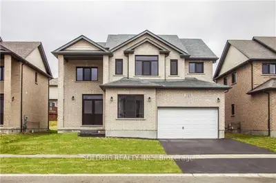 725 Spitfire Street, Woodstock, On N4t 0b1