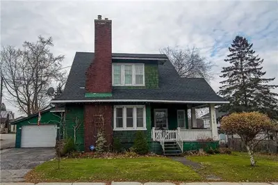 108 Duke Street N, Out of Area, ON N5C 2W6