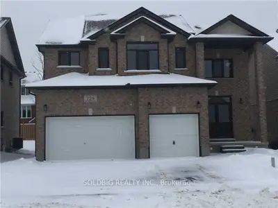 729 Spitfire Street, Woodstock, On N4t 0b1