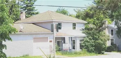 442 Main Street, Prince Edward County, On K0k 3l0