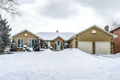 11 Dunsford Court, Kawartha Lakes, On K9v 5t3