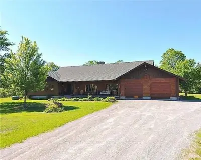 9 Ellwood Crescent, Trent Lakes, On K0m 1a0